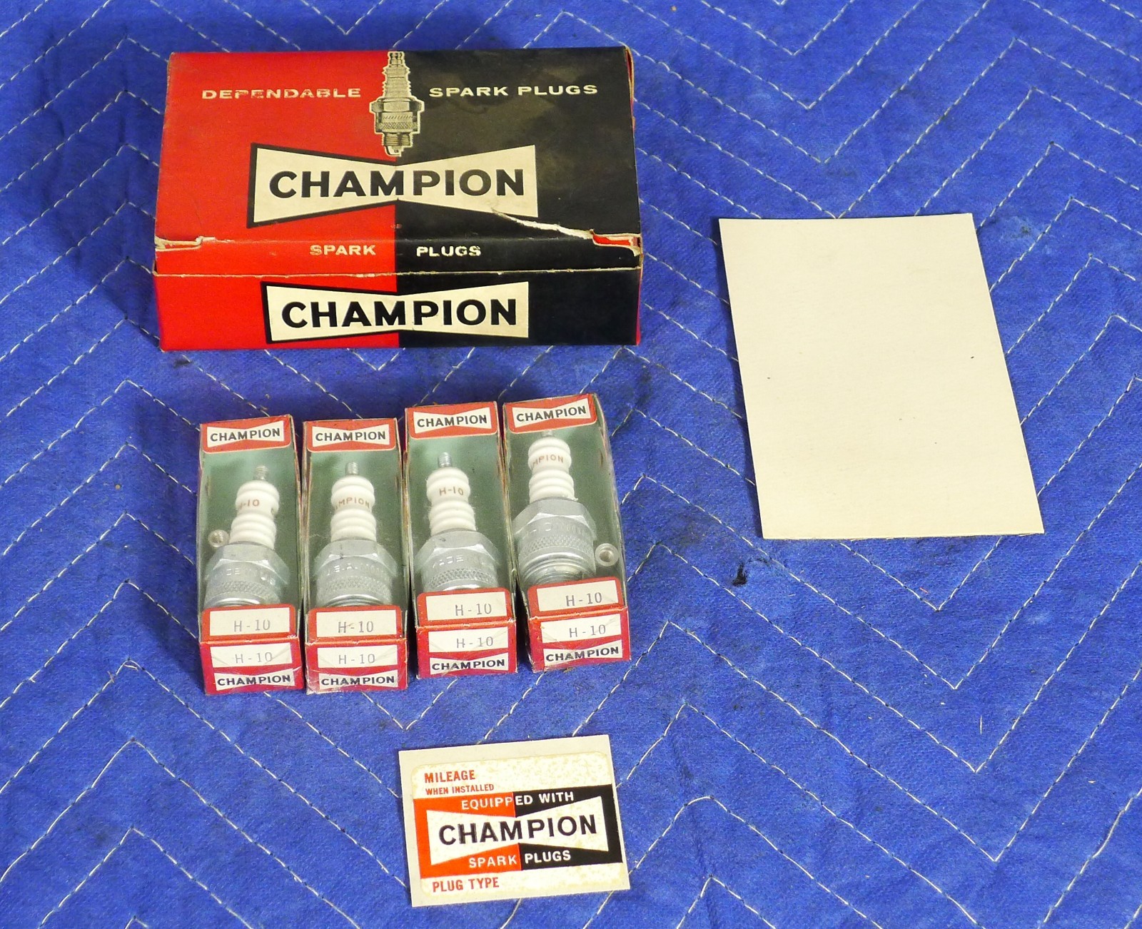 Vintage 4 NOS Champion H-10 Spark Plugs Made in USA H10 Flathead Ford V8 #1327