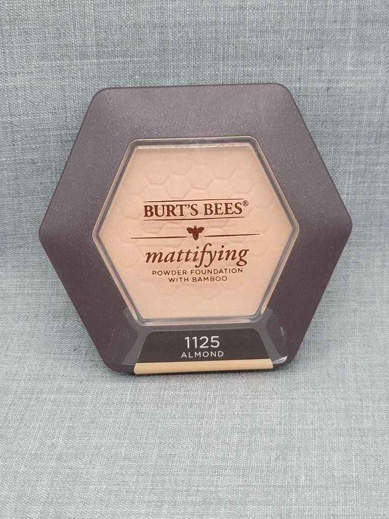 Burt's Bees 100% Natural Origin Mattifying Powder Foundation 1125 Almond
Opens in a new window or ta