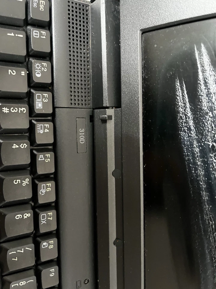 IBM ThinkPad 310D – Boots to BIOS – Display Issue – Vintage Laptop - Imagen 2 de 4