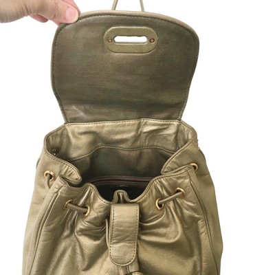 VTG ASPECTS Faux Leather Bucket Bag Backpack in Metallic Gold Leather Backpack Purse, Backpack for Women, Black Leather  main image 4