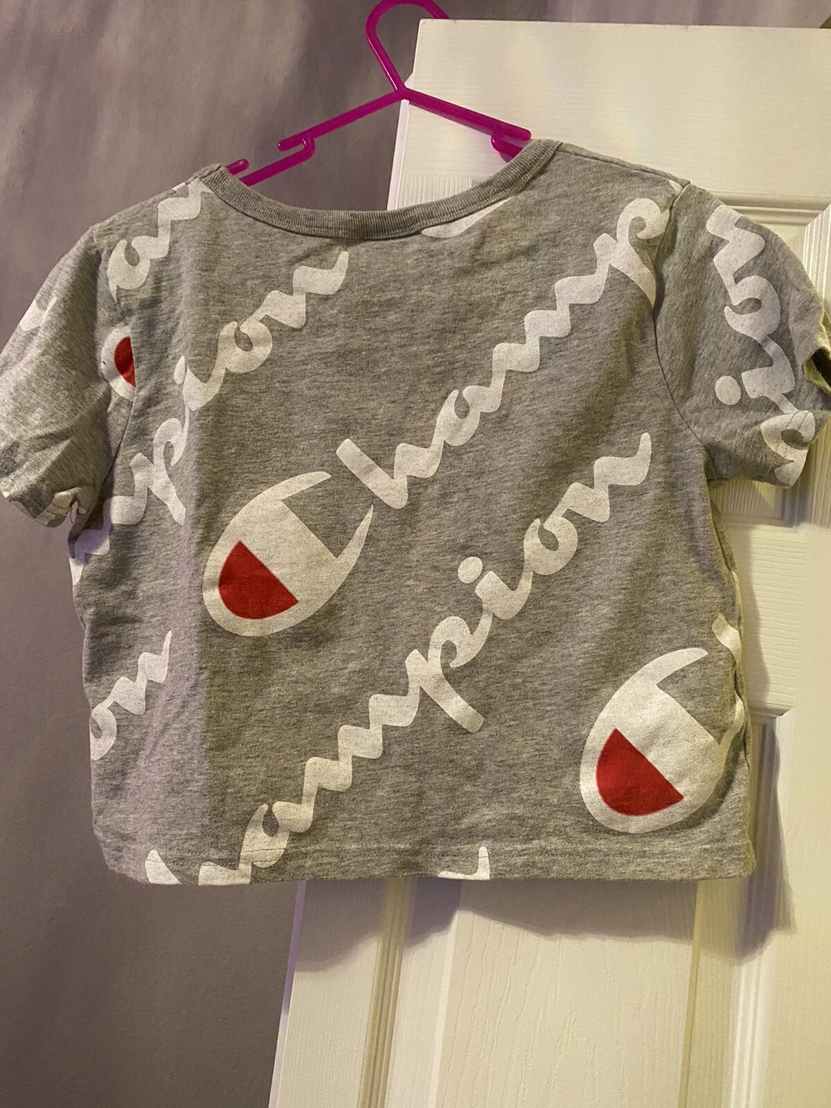 Stylish Champion Crop Top in XS for Trendy Casual Wear-image