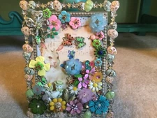 VINTAGE JEWELRY FRAMED ART COLLAGE * JEWELED EASTER BUNNY ** KEEPSAKE GIFT