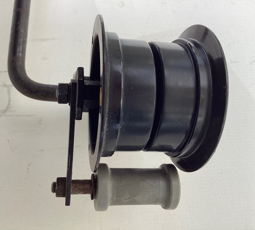 35mm KINOPROJEKTOR FILMTRANSPORT / FÜHRUNGSROLLE UND 38cm ARM - Bild 3 von 5