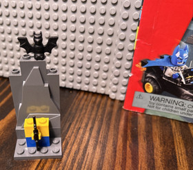 LEGO Juniors: Batman: Defend the Batcave (10672) 99.9% Complete w/manual no box