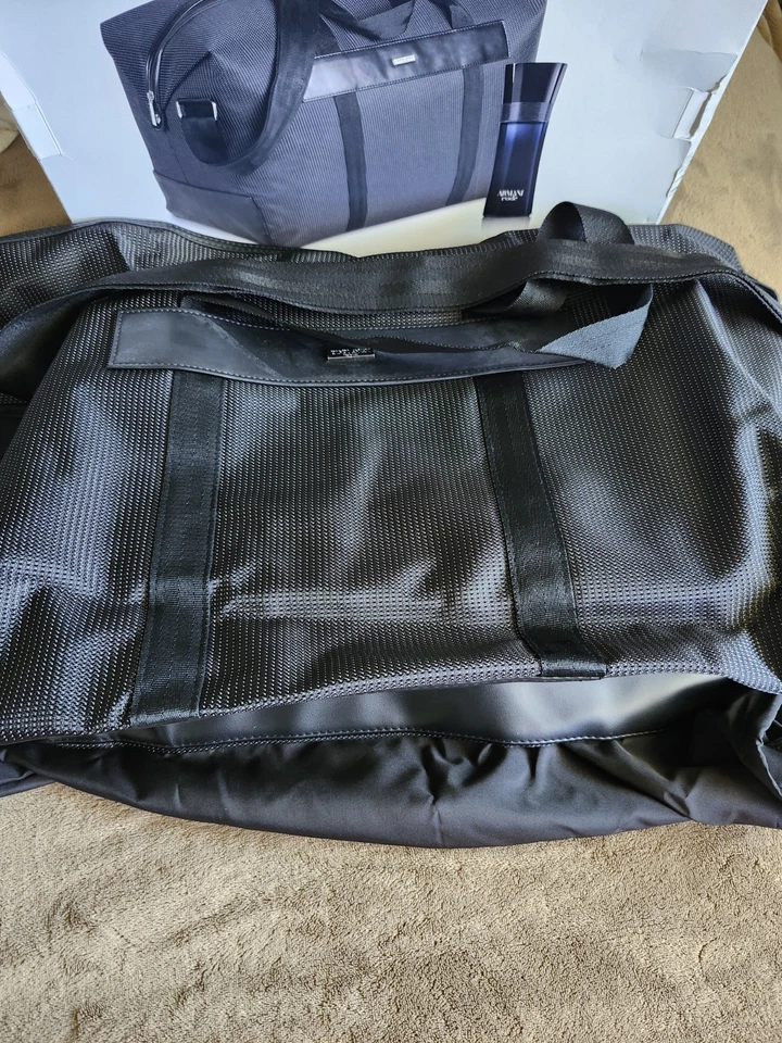 Bolso de Lona Giorgio Armani Lujo Grande Negro Correa para el Hombro Fin de Semana de Viaje Nuevo en Caja Foto 3 de 4
