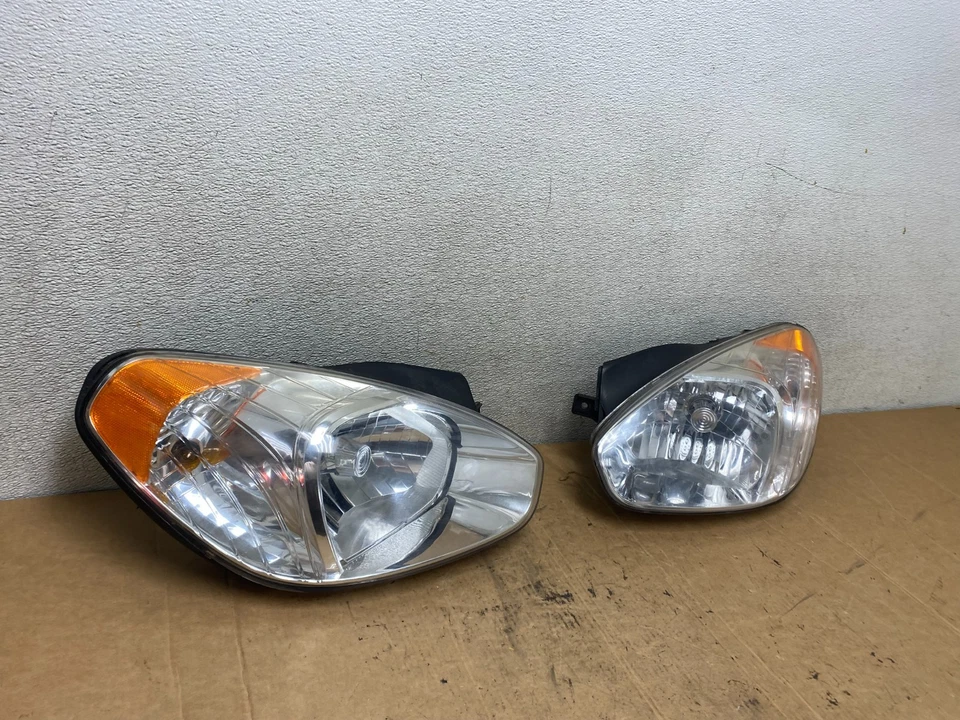 Faros laterales izquierdo+derecho Hyundai Accent 2006 a 2011 sedán T2264 DW Foto 3 de 4