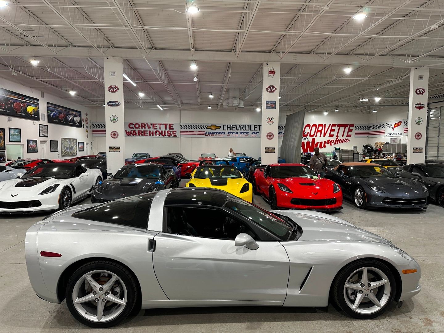 2012 [17U] Blade Silver Metallic Chevrolet Corvette   | C6 Corvette Photo 7