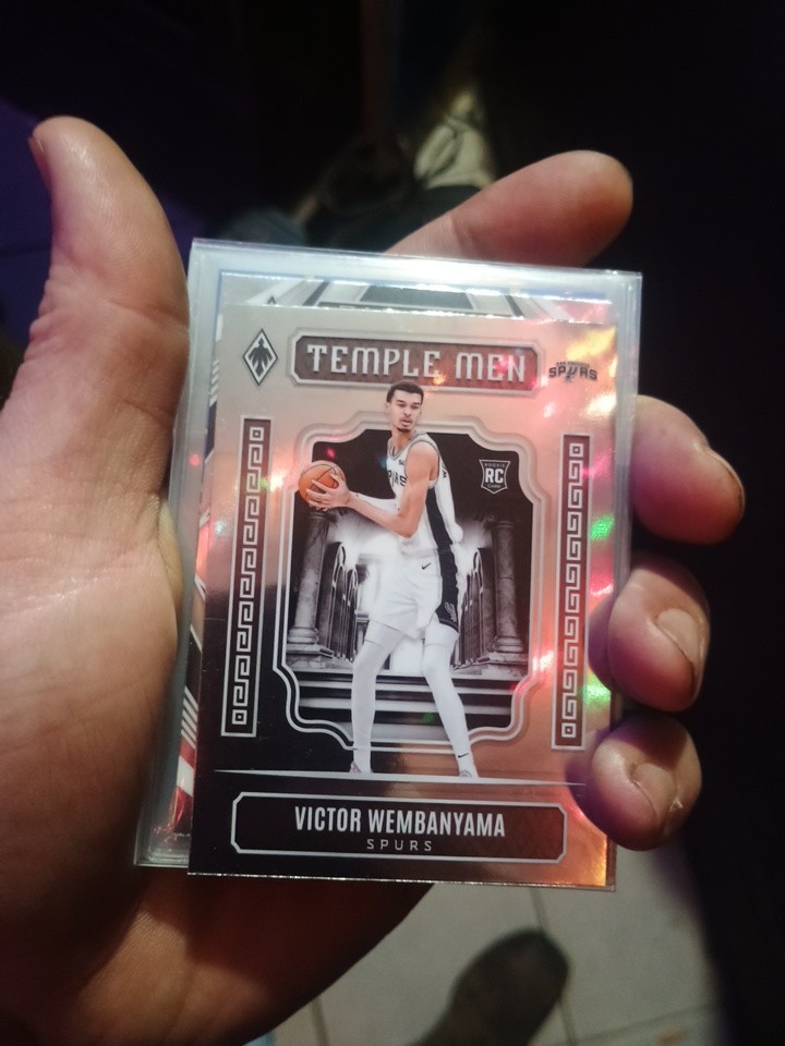 2023-24 Panini Phoenix - Temple Men Victor Wembanyama #7 (RC)