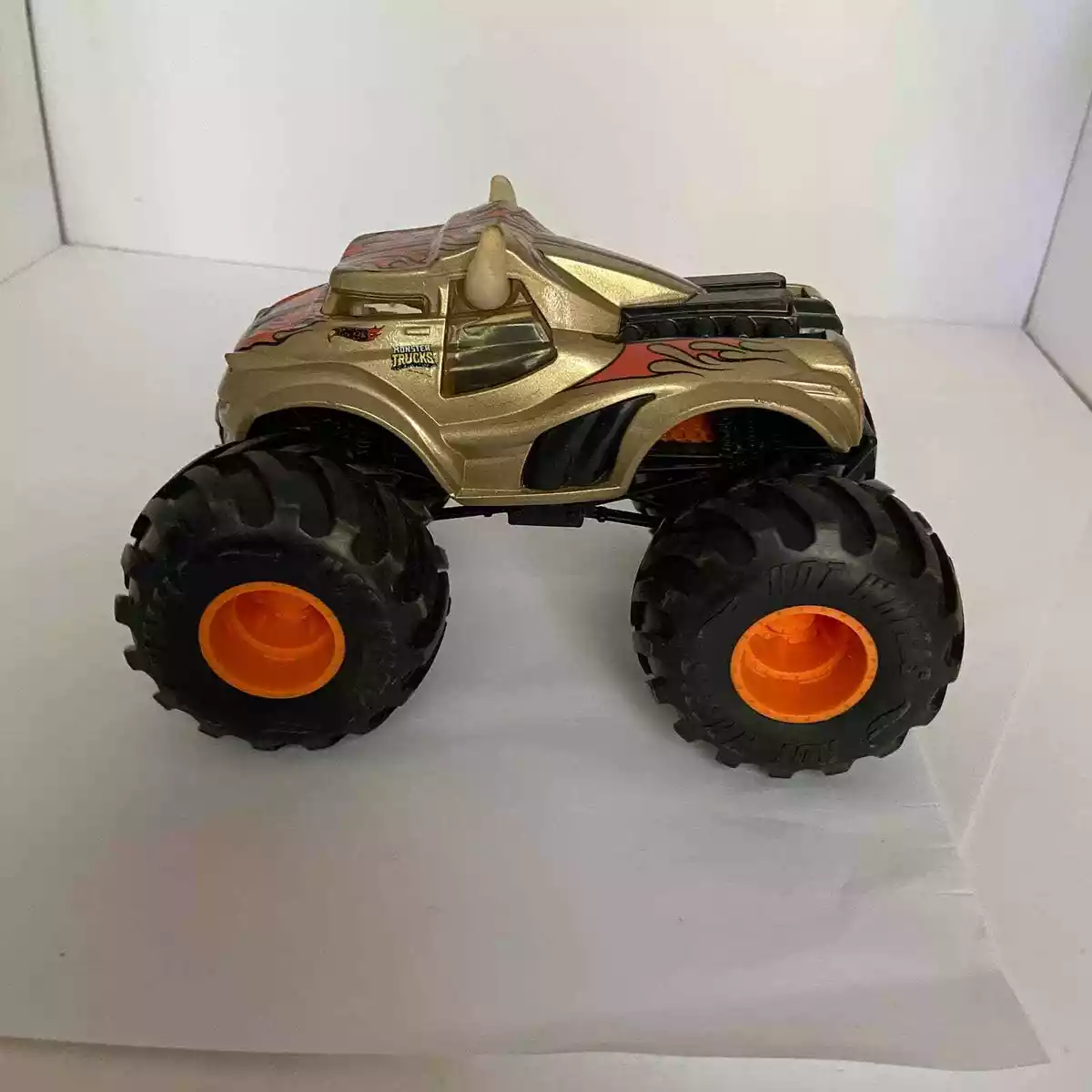 Hot Wheels Monster Jam Steer Clear Scale 1:24 1/24/2018 Gold Truck w/Horns