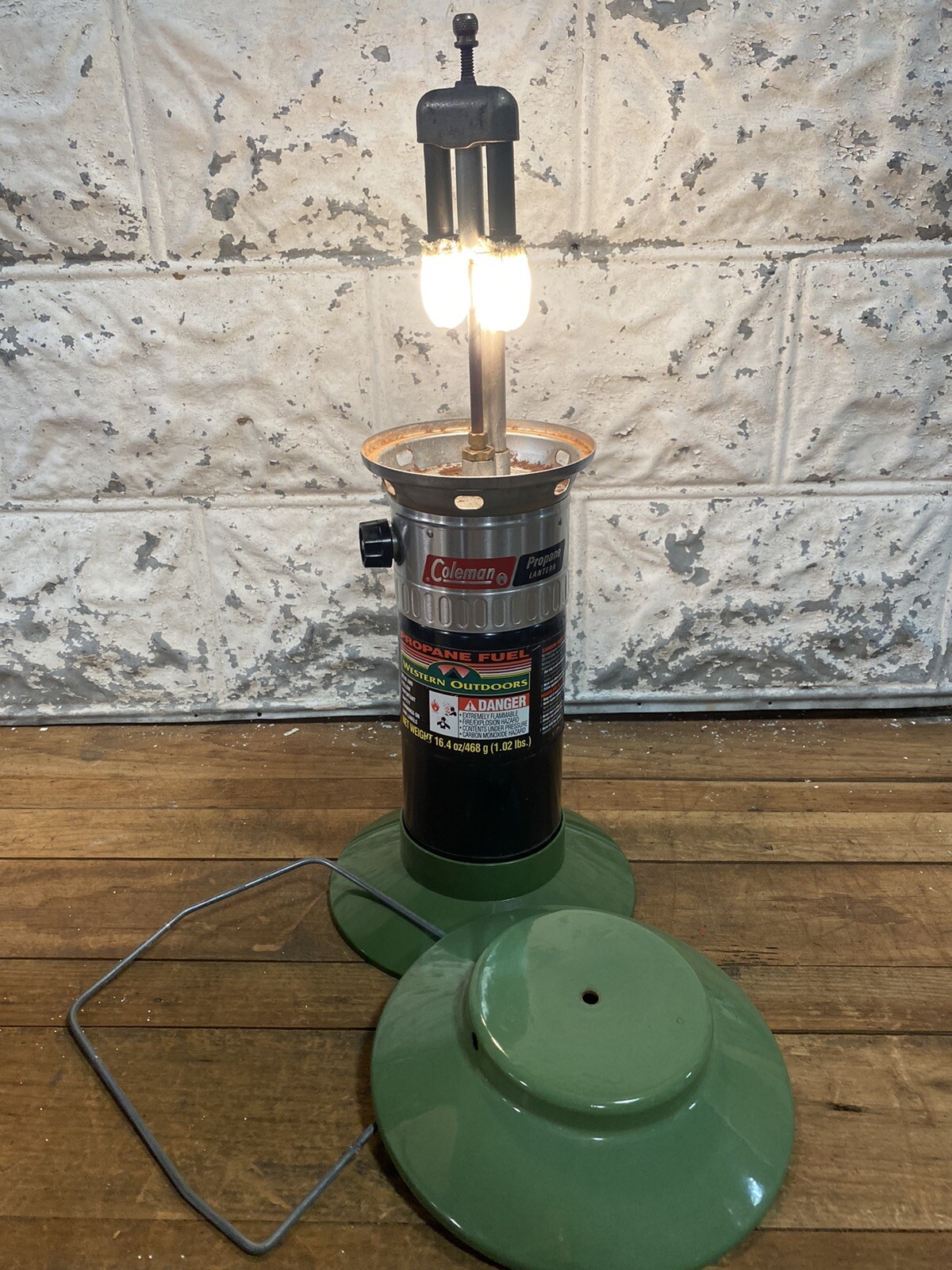 Vintage 1970's Coleman Propane Lantern 2 Mantle Model 5114 No