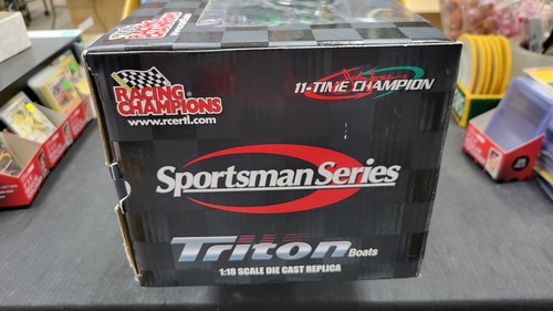 NIB 2002 TRITON FISHING BOAT NHRA JOHN FORCE SPORTSMAN SERIES RACING CHAMPIONS - Picture 6 of 8