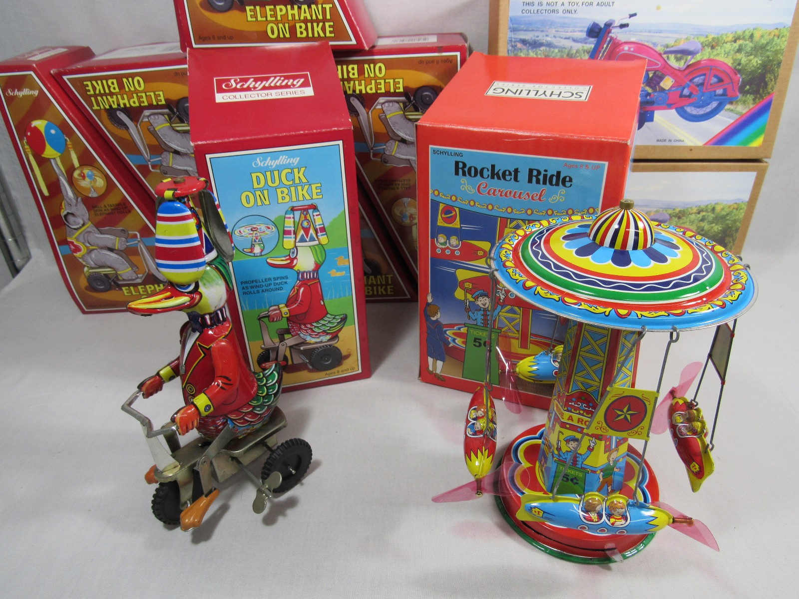 Huge Lot Of Tin Toys Wind Ups Robots Rocket Elephant Etc. Estate Sale Find As Is - Image 10