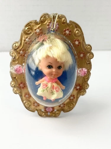Liddle Kiddles Lola Lucky Locket Doll & Plastic Display Mattel Still Sewn In