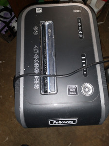 Fellowes Powershred 99Ci 18-Sheet Crosscut Paper Shredder with TWO bins