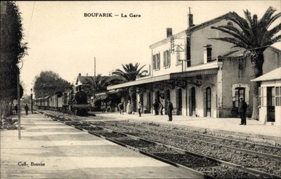 Postcard Boufarik Algeria, station, tracks, train enters - 11069064