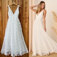 BRAND NEW Lacey Lulus Wedding Dress Size M
