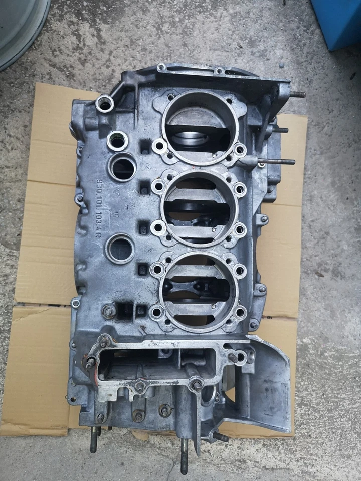 Porsche 911 SC 3.0  MONOBLOCCO- CARTER  Tipo 930/03   Danneggiato Da Arredamento Foto 2 de 4