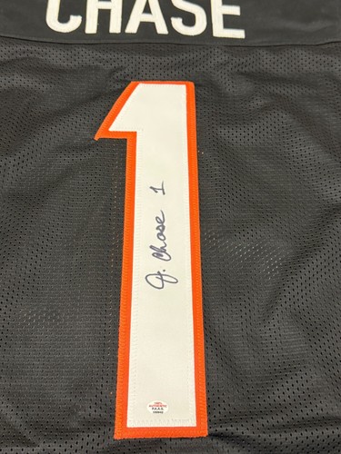 Ja’Marr Chase Cincinnati Bengals Signed Football Jersey with COA - Picture 5 of 8