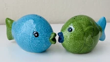 The Main Ingredients KISSING FISH Salt & Pepper Shakers Kitschy Anthropomorphic