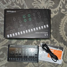 Roland S-1 Tweak Synthesizer, Akku, Sequencer...