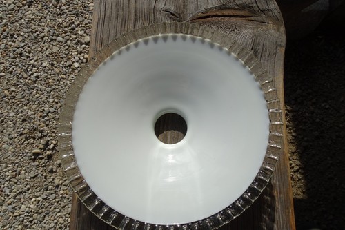c.1910 Milchglas LAMPENSCHIRM Opalglas Röckchenrand Rüschenrand Schusterschirm - Picture 9 of 22