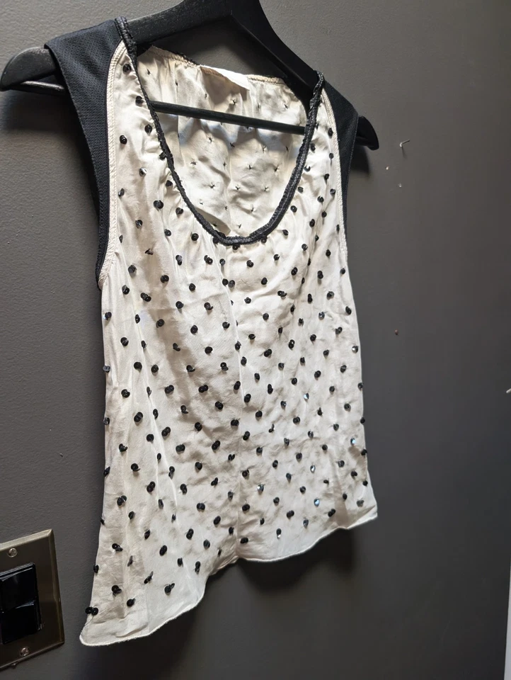 Camiseta sin mangas Prada de seda con ribete de cuero con detalles de estilo de lentejuelas - talla 36 Foto 2 de 4