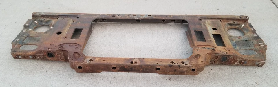 Panel de llenado de parachoques 1980-86 Ford Truck Bronco F150 F350 1986 80 85 80 Foto 2 de 4