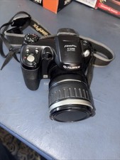 Fujifilm FinePix S5200 Digital Camera   5.1MP with 10x Optical Zoom     works