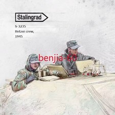 1/35 resin figure model kit Two German tank crew members Unassembled Unpainted