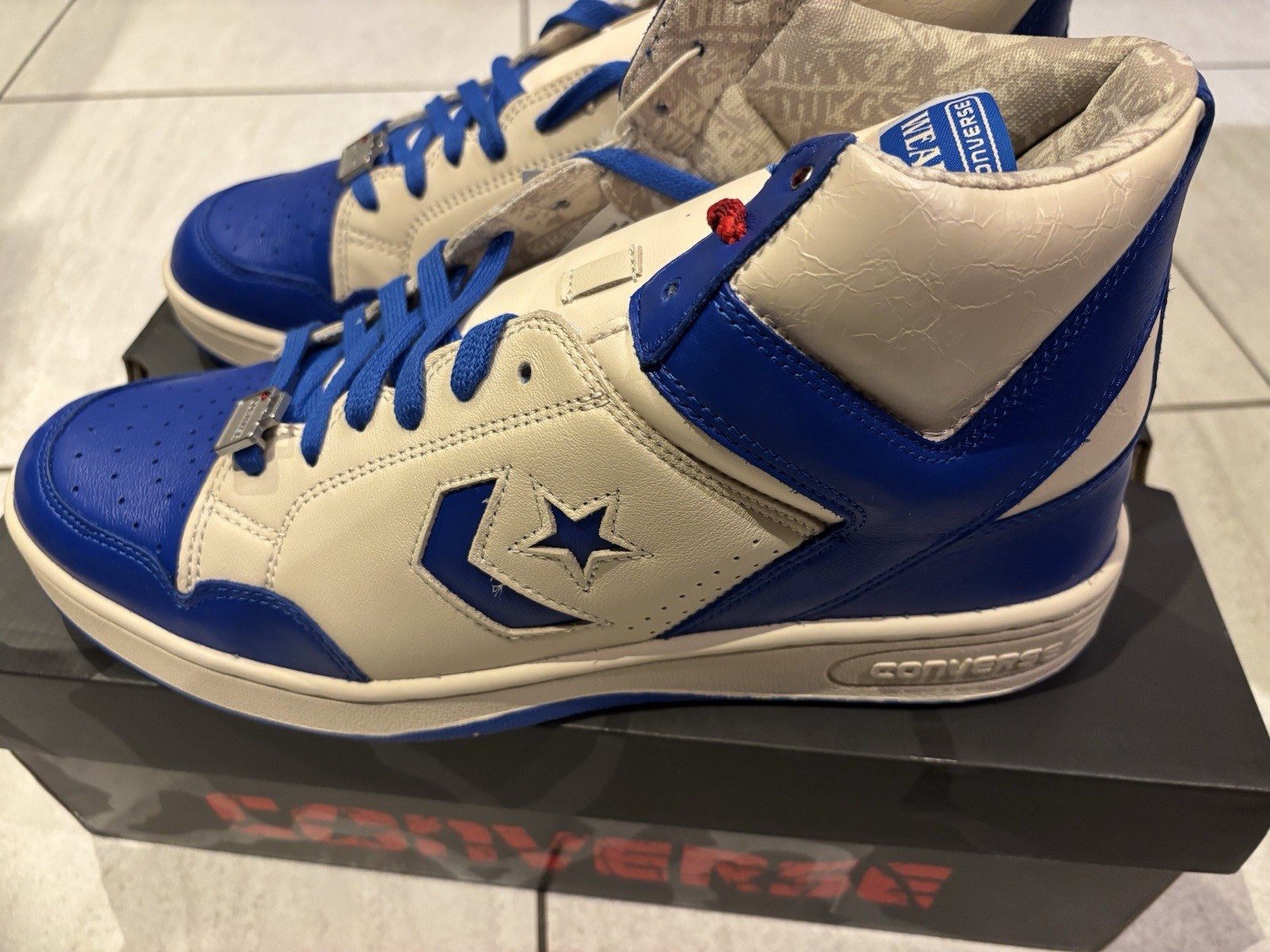 Stranger Things X Converse Weapon Mid (A17934C-101) UK12 Laser Blue - BNIB image 3