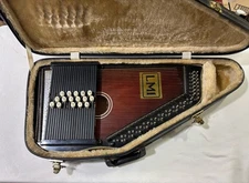 LMI Chromaharp 21 Chord 36 String Autoharp w/ Case. Read Description