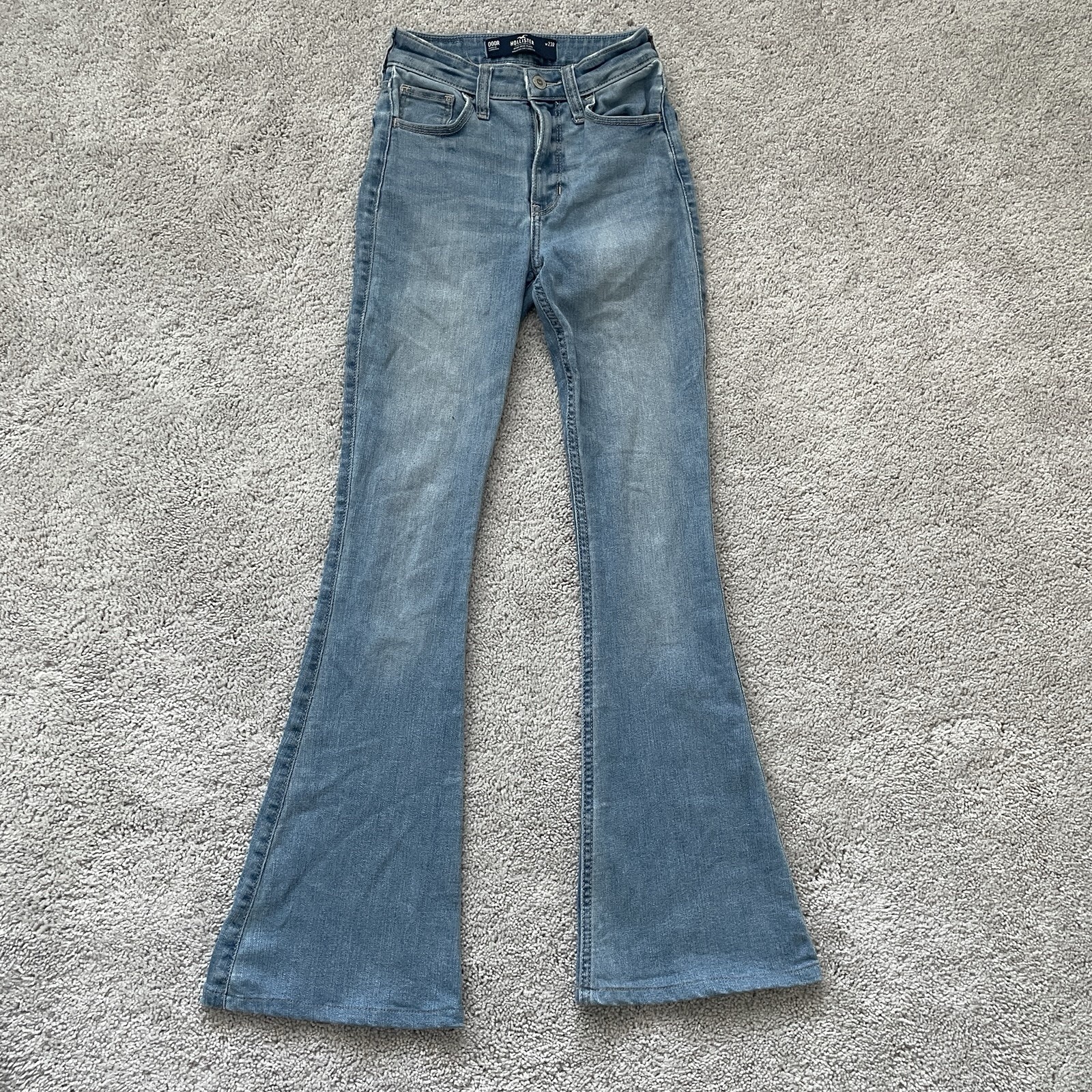 Hollister High-Rise Flare Jeans Light Wash Raw Hem Soft Stretch 000R 22x30