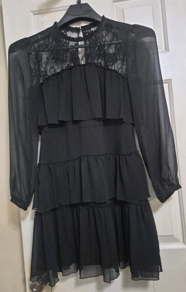 Gianni Bini Women's Black Dress Size 6 Sheer Long-sleeve Lace Top