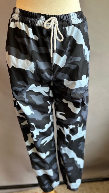 Romwe Black Camo Joggers - Size  S