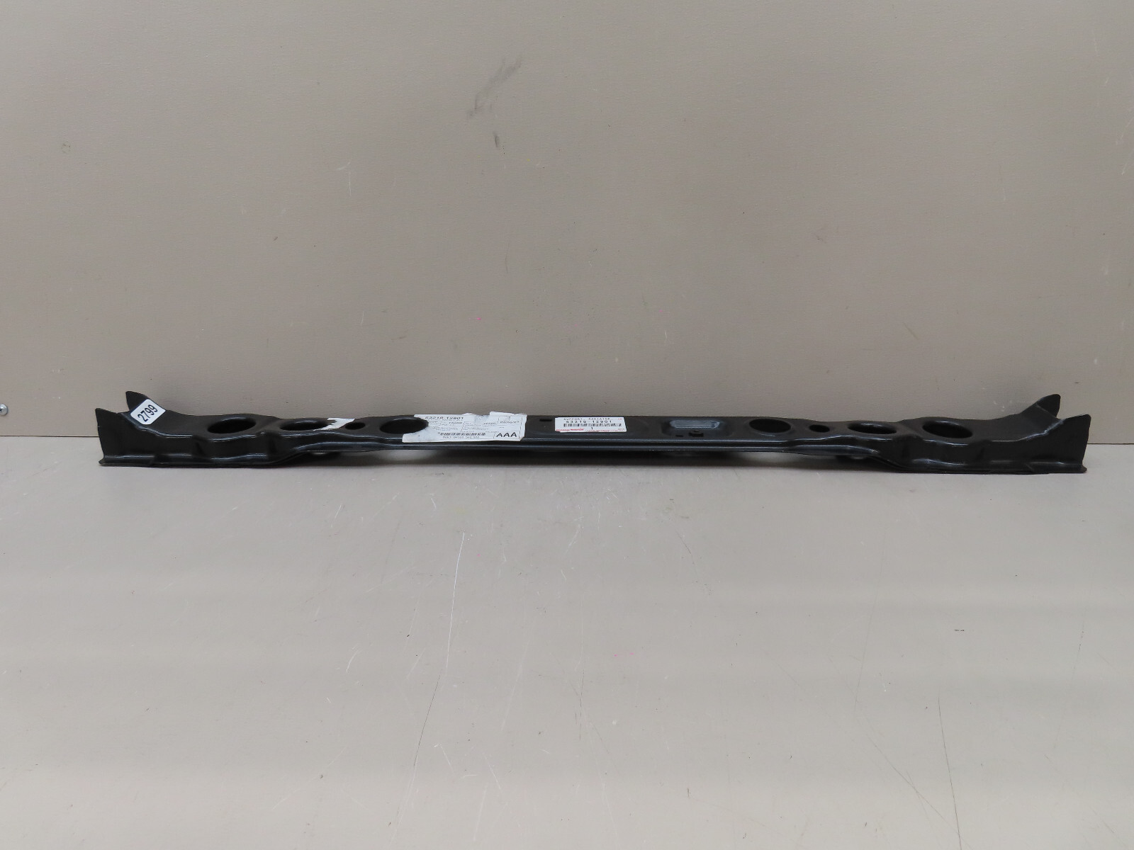 08-18 GENUINE TOYOTA PRIUS V SCION LOWER RADIATOR SUPPORT  BAR OEM 53218-12901