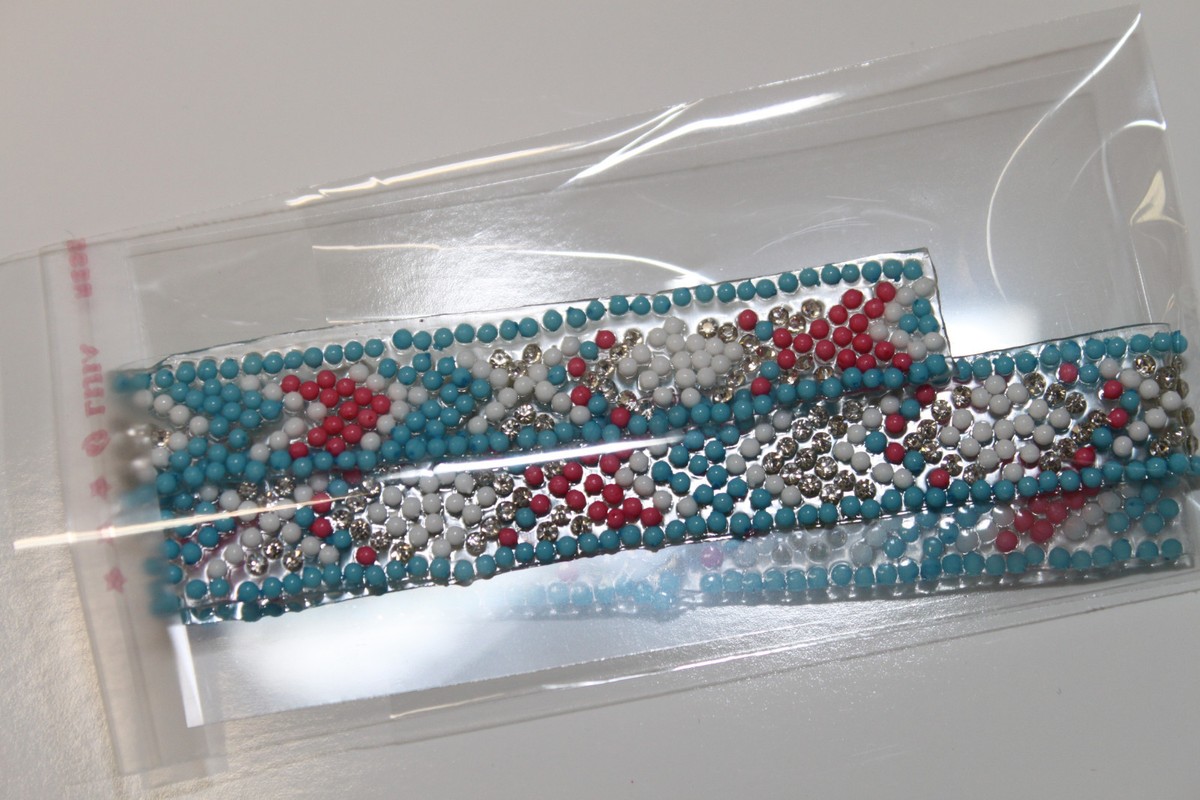 Ruban Thermocollant Strass Et Perles - Motif Ethnique 01 - DIY Créatif Pour Vêtements Et Accessoires