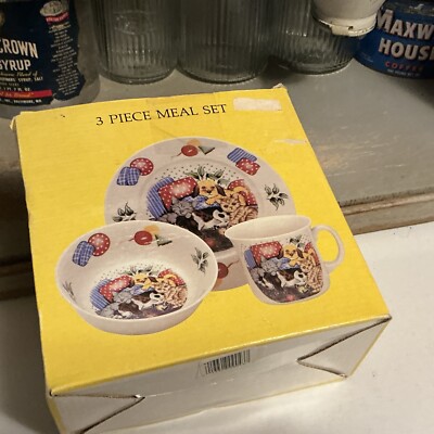 NEW IN BOX 3 PIECE SET TRISA FINE PORCELAIN BAVARIA DOGS CATS MUG BOWL PLATE 
