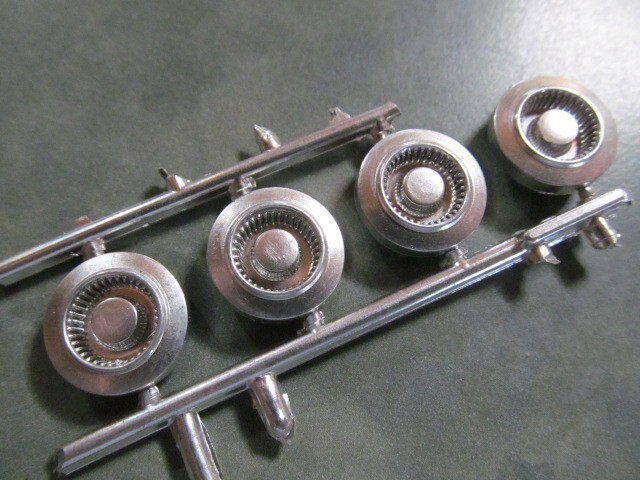 1964 Buick Riviera  AMT Model kit  custom wheels hubcaps-image