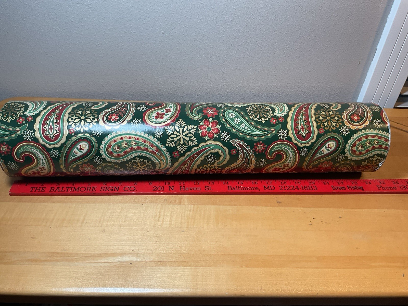 VTG Wrapping Paper Gift Wrap Roll Retail Dept Store Christmas PAISLEY green  24”