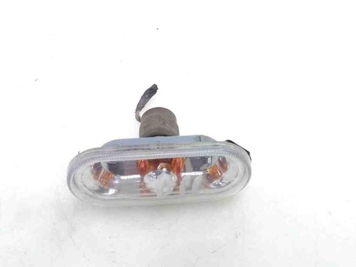 VW CADDY III Furgon 2KA, 2KH, 2CA, 2CH Kotflügelblinker vorne rechts 31079525