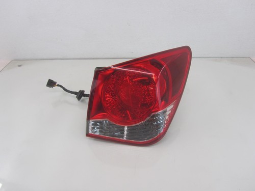 11-15 CHEVY CRUZE RF Passenger Quarter Panel Mounted Taillight Tail Light Lamp