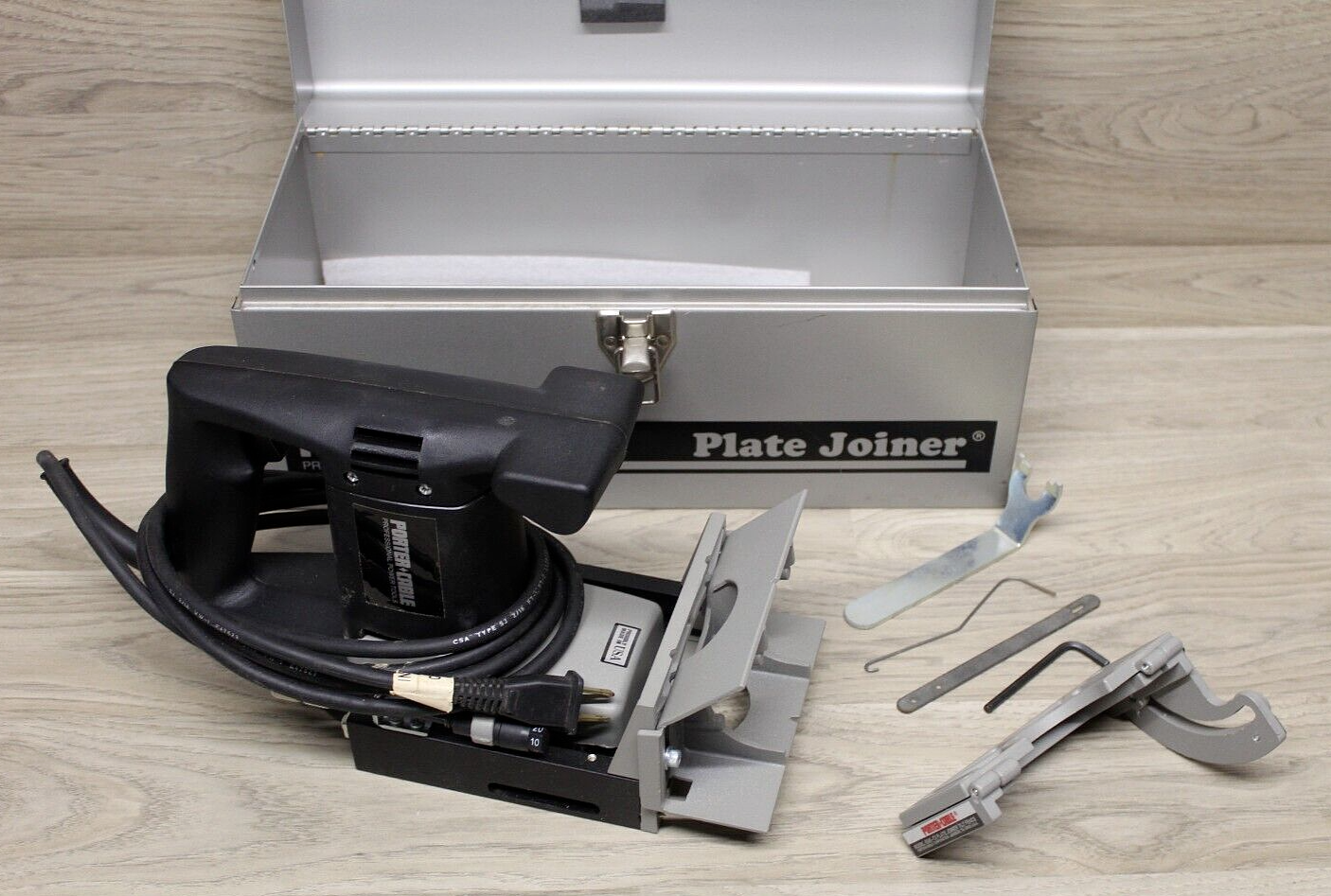 Porter Cable Model 556 Plate Joiner Biscuit W/ Metal Storage Box Tools