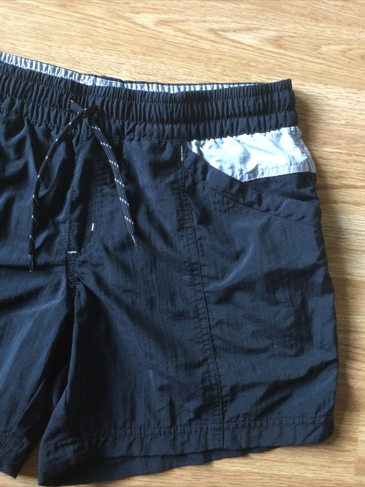 Columbia Womens Board Shorts with Pockets ( S ) Beach / Hike Black