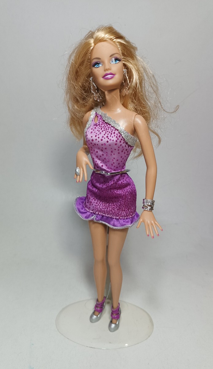 Poupée Barbie Mattel HJR93 - Cheveux Blonds, Robe Violette à Paillettes - Neuve (Emballage Abîmé)