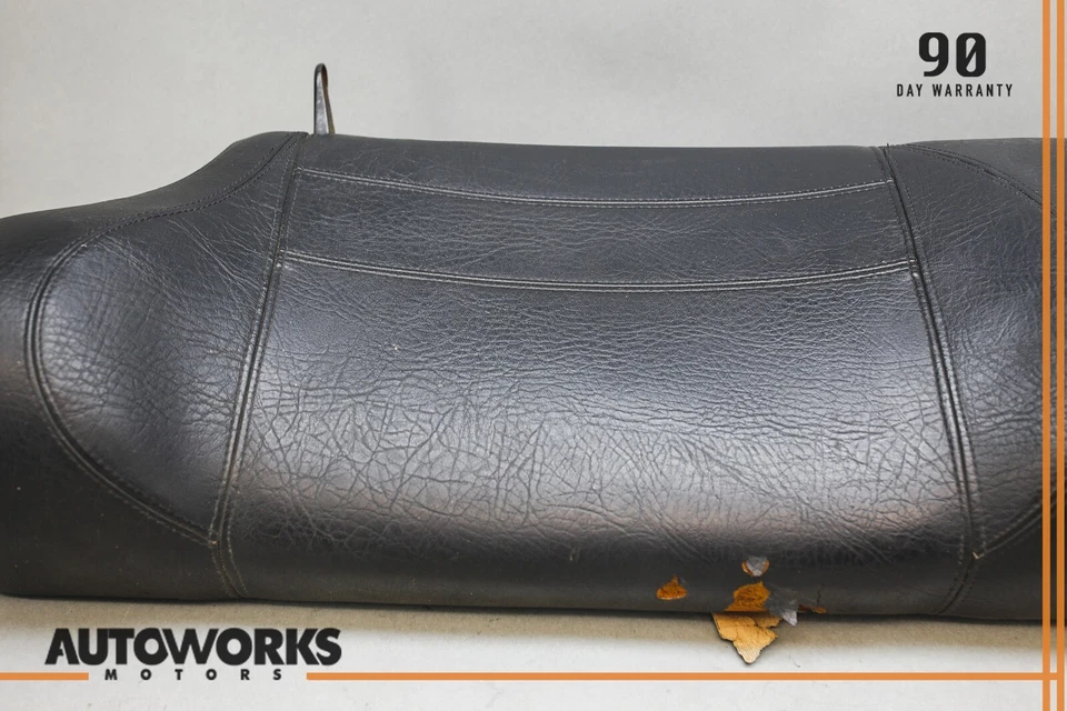 Черная кожаная подушка для верхнего сиденья задней части 83–89 Porsche 944 от оригинального производителя - Изображение 3 из 4