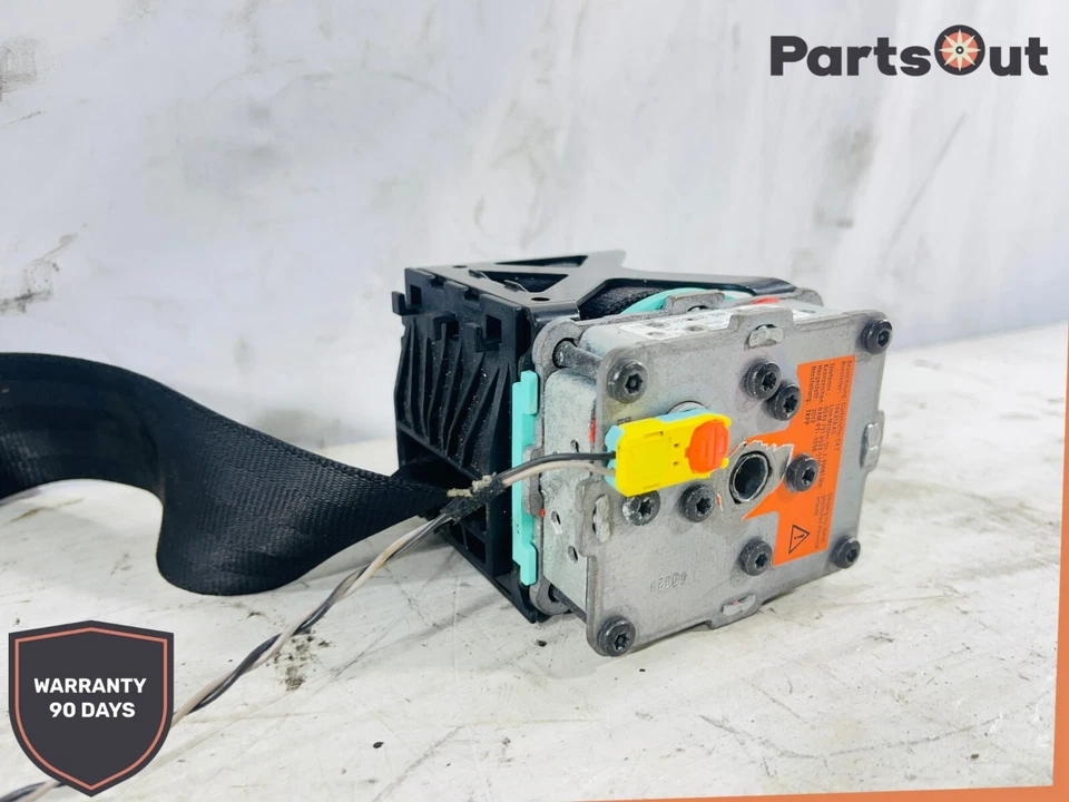 Audi A8 A8 Quattro 2011-2017 refractor de cinturón de seguridad trasero derecho del lado del pasajero OEM Foto 2 de 4