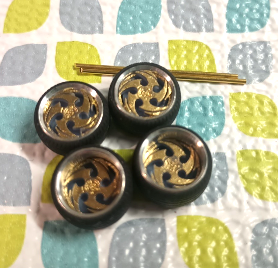 CUSTOM ALLOY WHEELS & GOLD RUCCI GAN FITS ON HOT WHEELS 83 SILVERADO 1/ ...