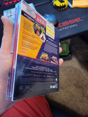 Cars 3 (Blu-Ray + DVD + Digital & 32 Page Storybook) TARGET EXCLUSIVE- BRAND NEW - Picture 2 of 2