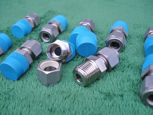 (10) SWAGELOK SS-600-1-6 STAINLESS STEEL fitting 3/8” - Picture 3 of 3