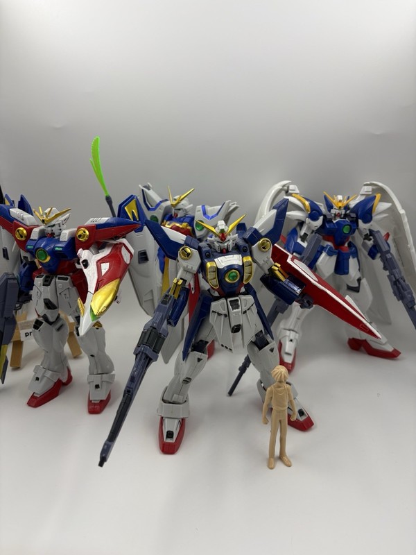 Gundam Wing kits (gunpla) 1/100